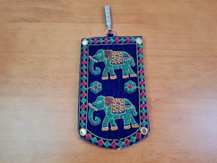 bolsinha porta celular indiana bordada