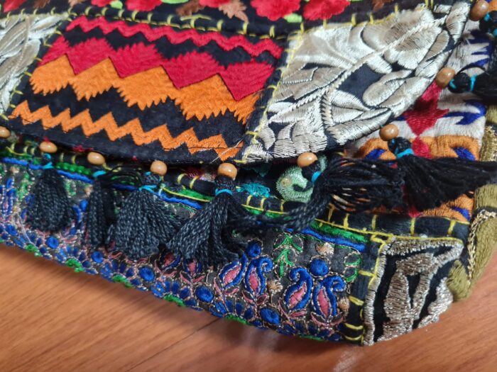Bolsa indiana Banjara 100% bordada a mão preta e color III