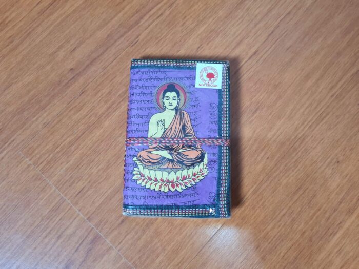 caderno e agenda indiano de Buda feito à mão roxo