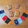 Kit com 5 mini bandeirinhas tibetanas 5cmx4cm Om Mani Padme Om