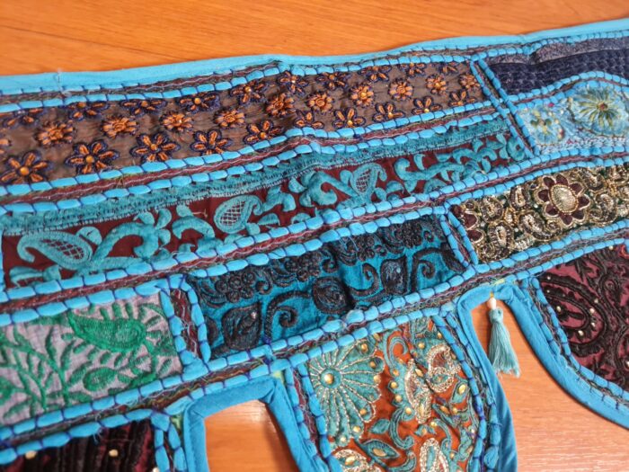 Bandô de porta indiano (Toran) 5 pontas bordado azul