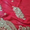 Sari indiano de seda luxuoso para noivas vermelho e dourado bordado e pedrarias