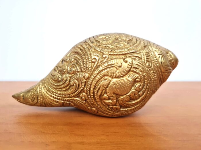 Shankha do Deus Vishnu Concha em metal brass com Lakshmi 16cm
