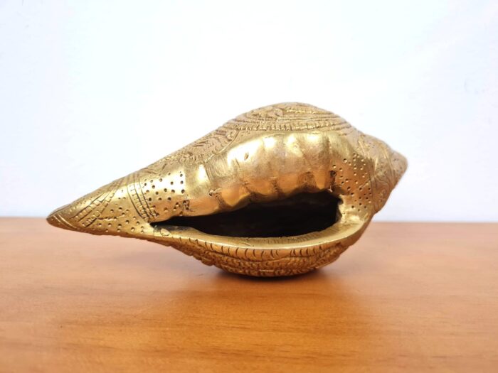 Shankha do Deus Vishnu Concha em metal brass com Lakshmi 16cm