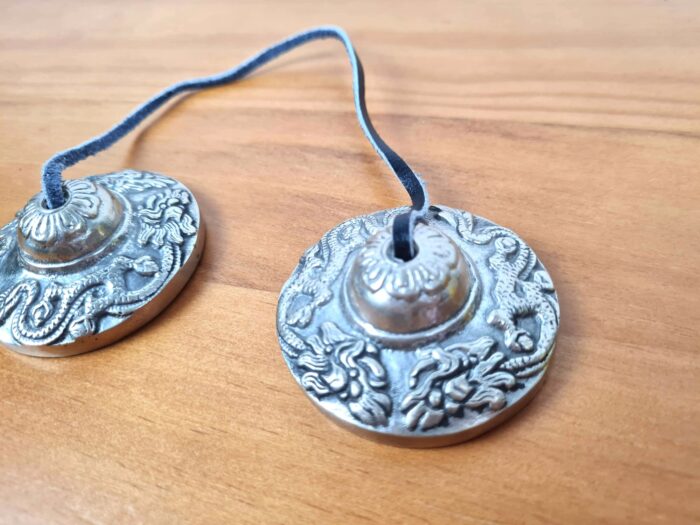 Manjira tibetana (tingsha) de bronze com 7 ligas modelo II