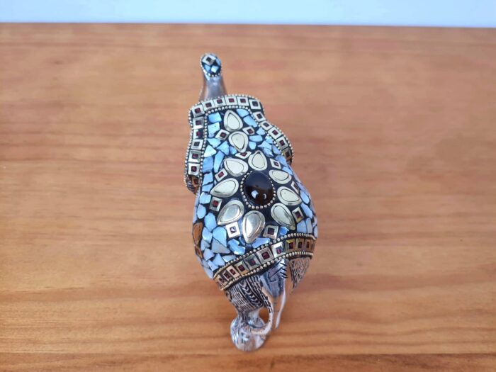 Elefante indiano de metal prateado mosaico de pedras naturais 14cm