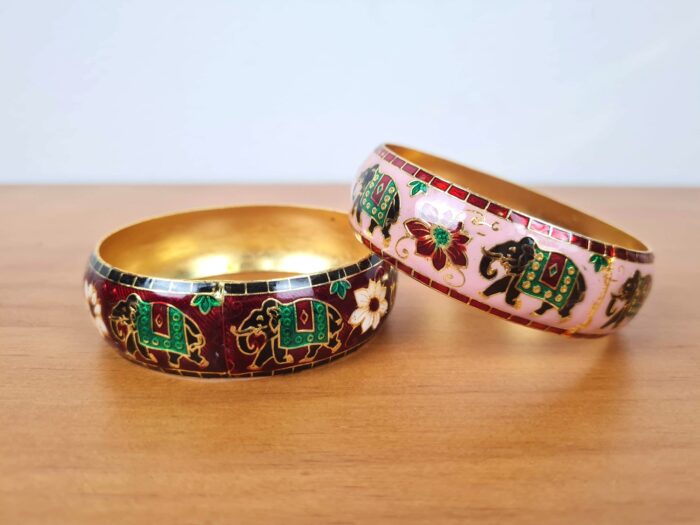 Duo de pulseiras indianas de metal esmaltado elefantes