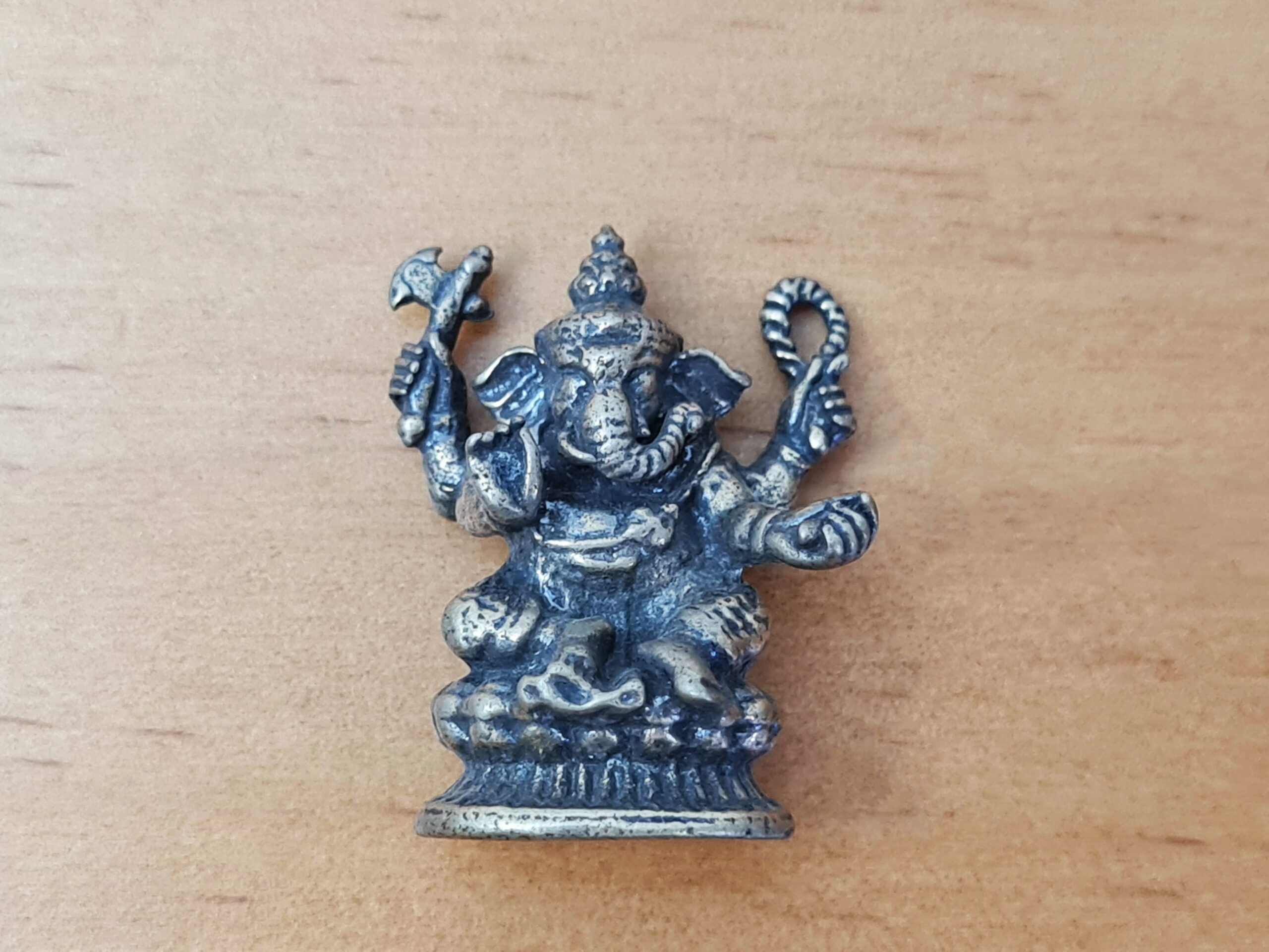 miniatura de Ganesha em metal 3,5cm