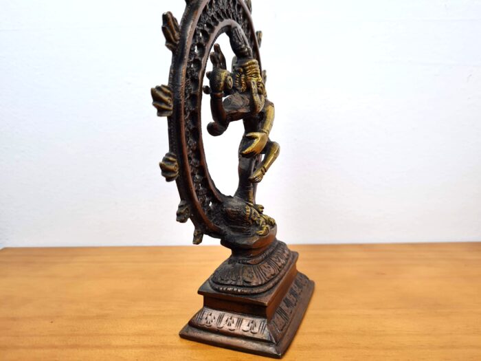 Estátua do Deus Shiva Nataraja em bronze pintado com 20 cm