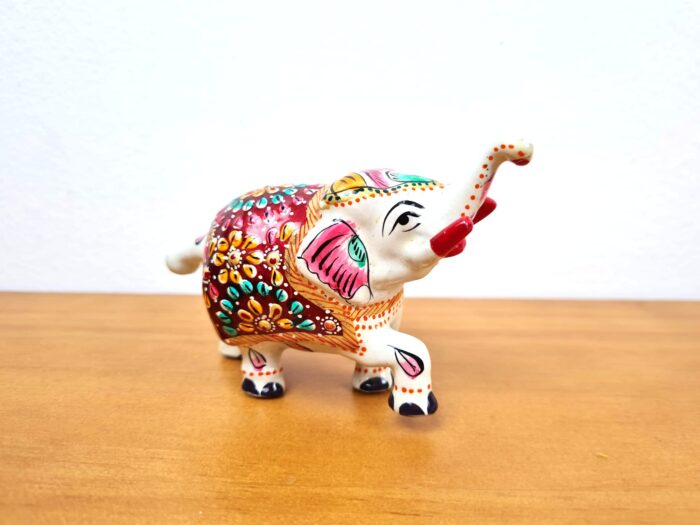 Elefante decorativo indiano branco e colorido técnica cloisonné 10cm