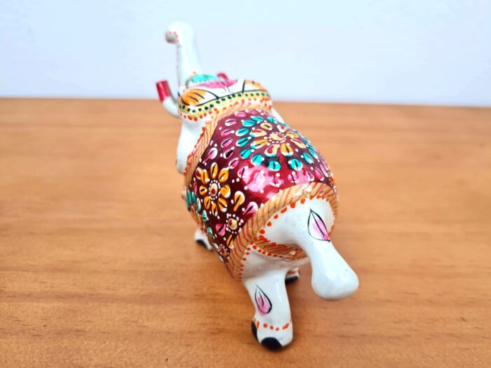 Elefante de metal esmaltado com técnica Cloisonné branco e color 10cm