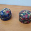 Duo de mini porta joias de metal com mosaico de pedras III