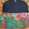 Bolsa indiana Banjara 100% bordada a mão verde e coloridos