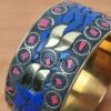 Bracelete indiano dourado com pedrarias lapis lazuli e coral