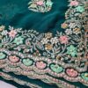Sari indiano de seda luxuoso verde e dourado bordado e pedrarias