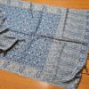 Echarpe indiana algodão com viscose dupla face estampa de arabescos azul e creme