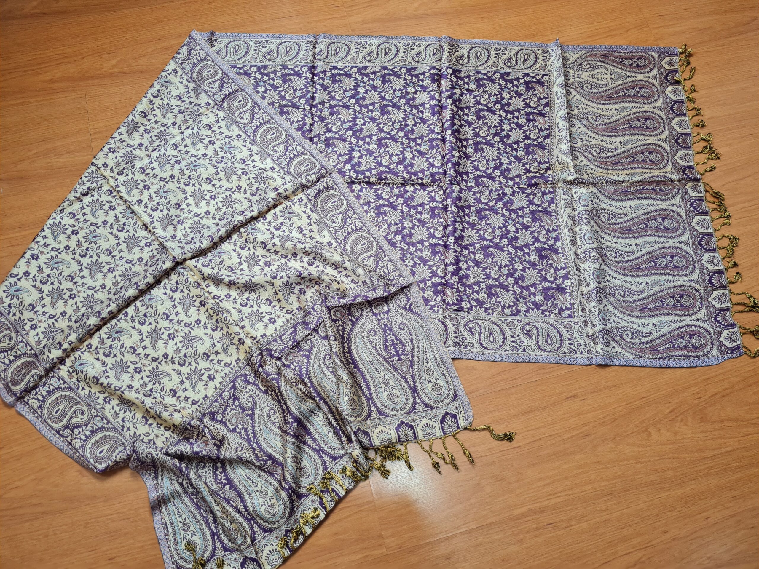 lenço indiano dupla face estampa paisleys viscose roxo e bege