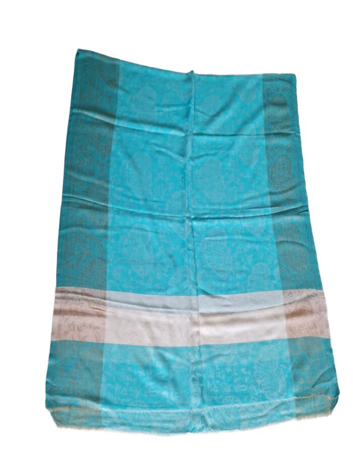 20260410_100716 Pashimina indiana de cashmere estampa paisleys tons de creme e azul claro