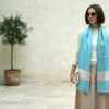 pashmina de cashmere original da Índia com adamascados cor azul claro e tons de nude Pashimina indiana de cashmere estampa paisleys tons de creme e azul claro
