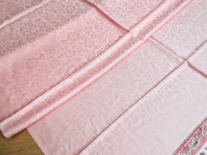Pashimina indiana estampada de viscose com faixas estampadas paisley rosa