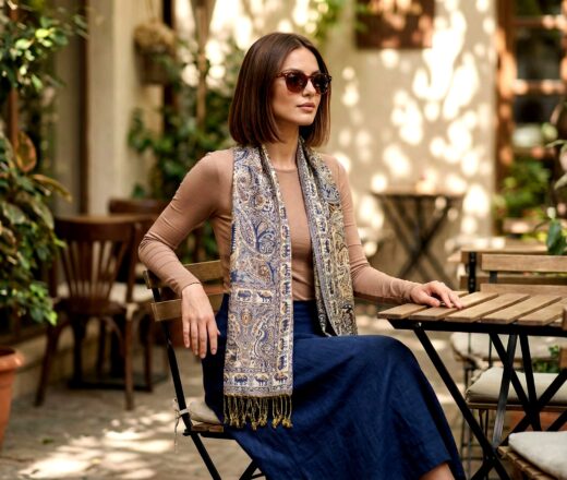 Echarpe indiana algodão com viscose dupla face estampa de arabescos tons terrosos e tons frios