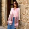 Pashimina indiana estampada de viscose com faixas estampadas paisley rosa