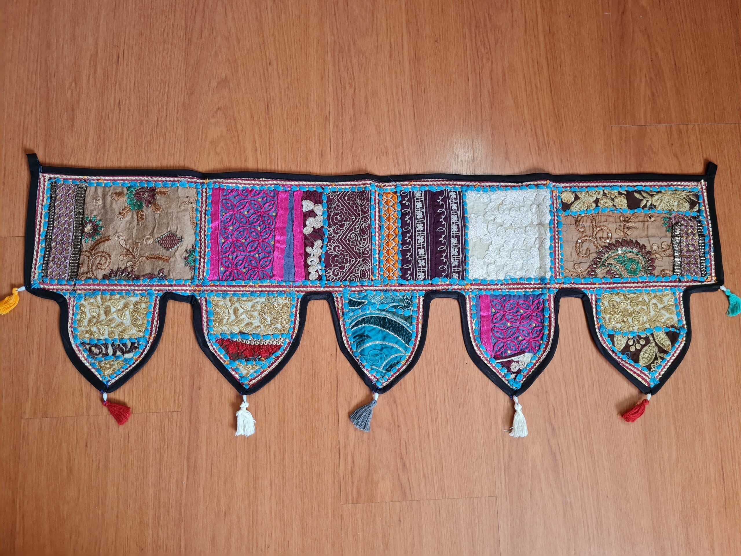 bandô de porta colorido artesanal, patchwork hindu 90cm com 5 pontas (para janelas e portas)