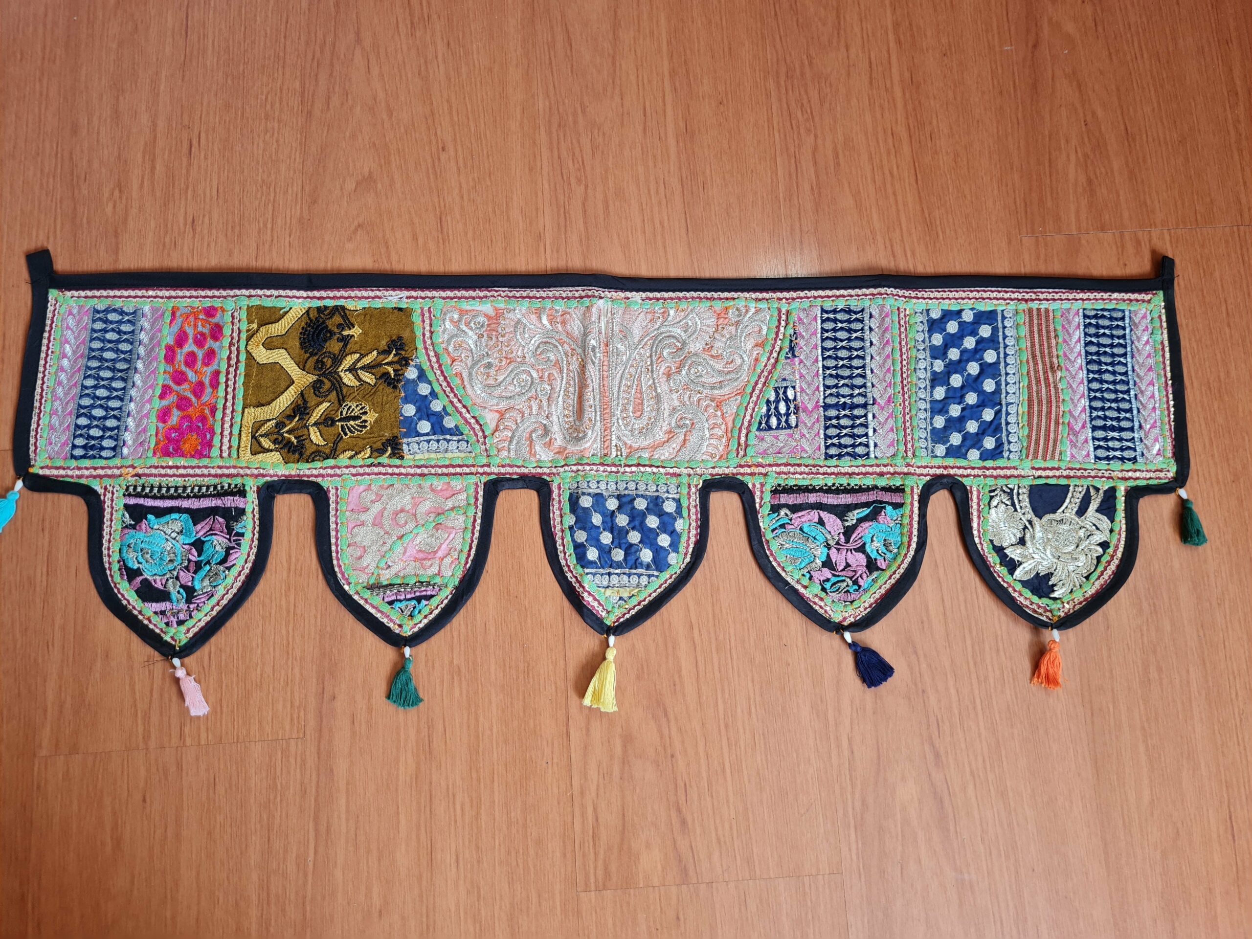 bandô de porta colorido artesanal, patchwork hindu 90cm com 5 pontas (para janelas e portas)