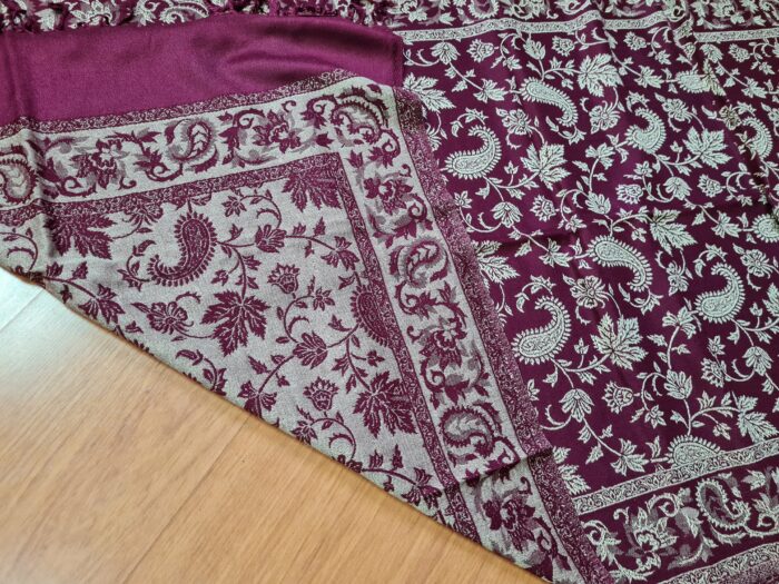 Echarpe indiana dupla face estampa Paisley vinho e bege