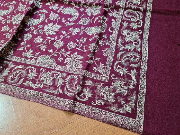 Echarpe indiana dupla face estampa Paisley vinho e bege