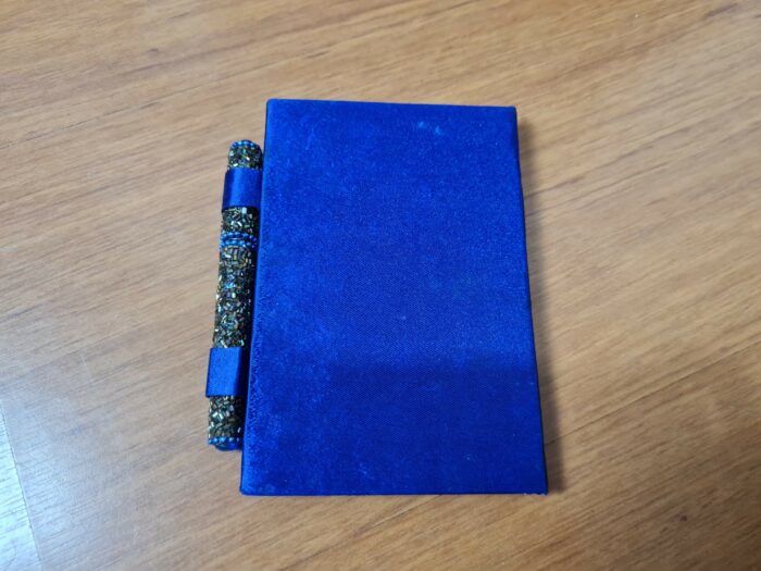 Caderno artesanal indiano estampa de camelos com caneta azul royal