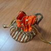 Bolsa indiana de saco cetim bordado laranja com dourado