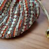 Bolsa indiana de saco cetim bordado laranja com dourado