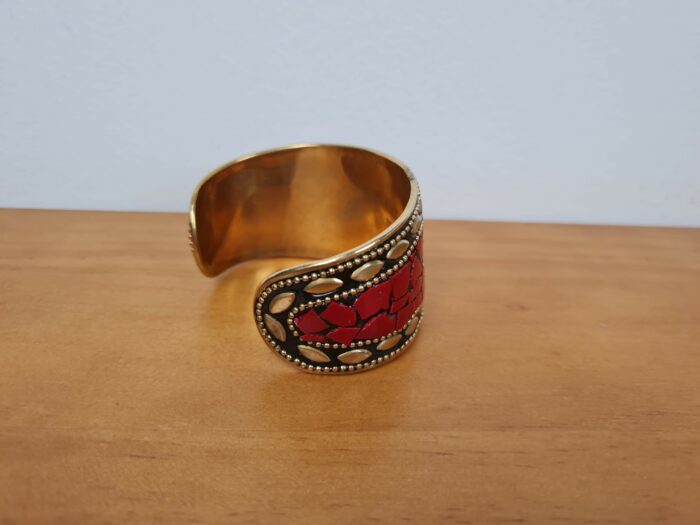 Bracelete indiano dourado com pedrarias coral e turquesa