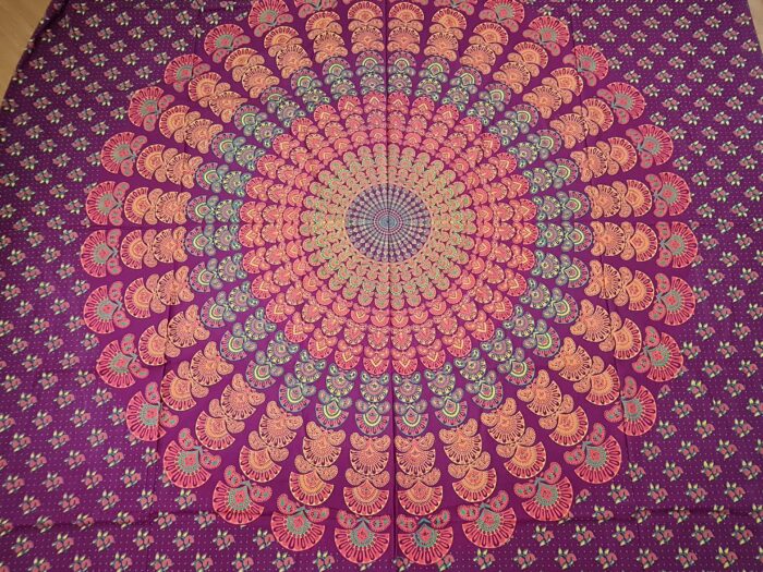Colcha indiana ou painel decorativo Mandala uva e cores quentes (2,40m x 2,10m)