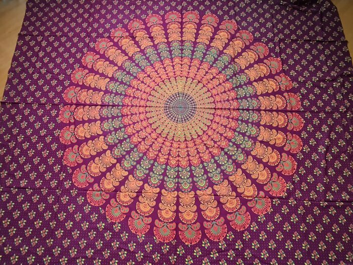 Colcha indiana ou painel decorativo Mandala uva e cores quentes (2,40m x 2,10m)