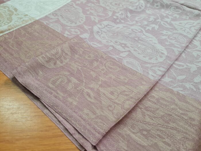 Pashimina indiana de cashmere estampa paisleys de creme e lilás