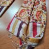 Echarpe indiana estampa paisley de viscose ocre e coloridos