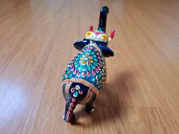 Elefante de metal esmaltado com técnica cloisonné 13cm marinho e color
