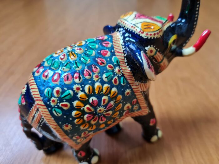 Elefante de metal esmaltado com técnica cloisonné 13cm marinho e color