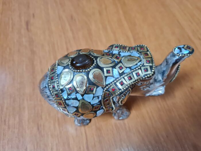 Elefante indiano de metal prateado mosaico de pedras naturais 12cm