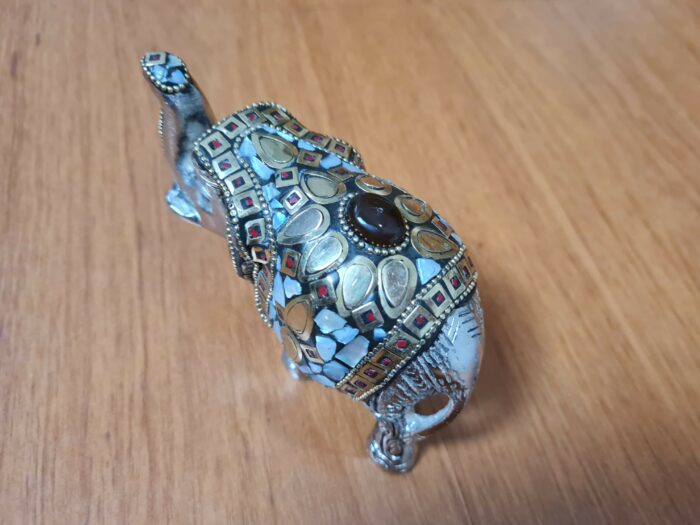 Elefante indiano de metal prateado mosaico de pedras naturais 12cm