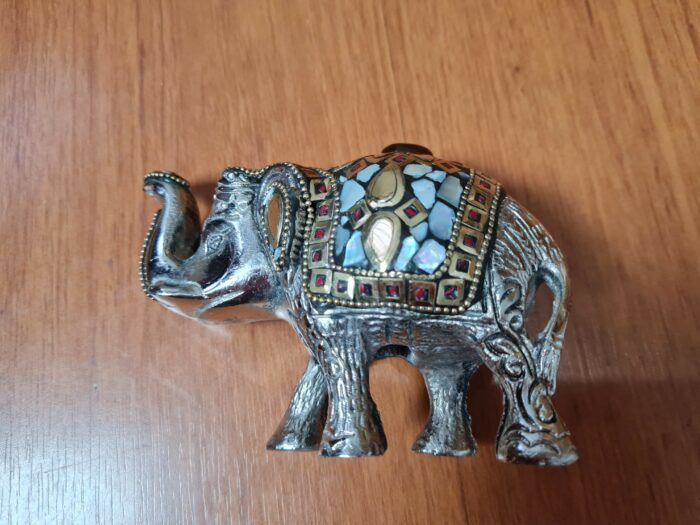 Elefante indiano de metal prateado mosaico de pedras naturais 12cm