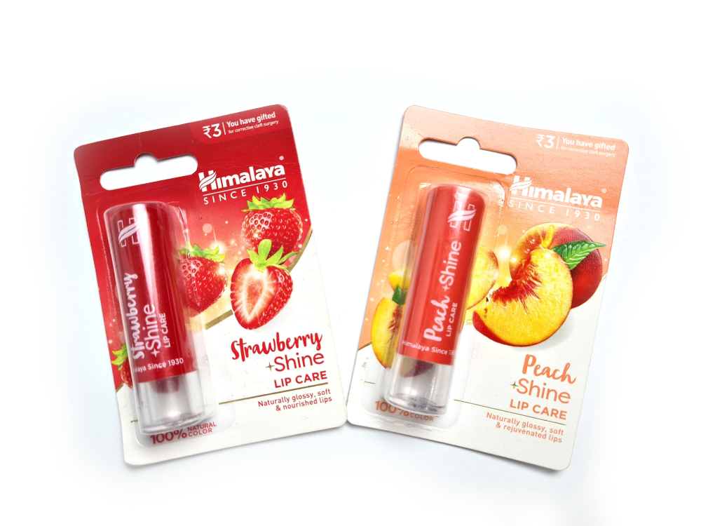 Duo de Lip Care da Himalaya Herbals sabores morango e pêssego