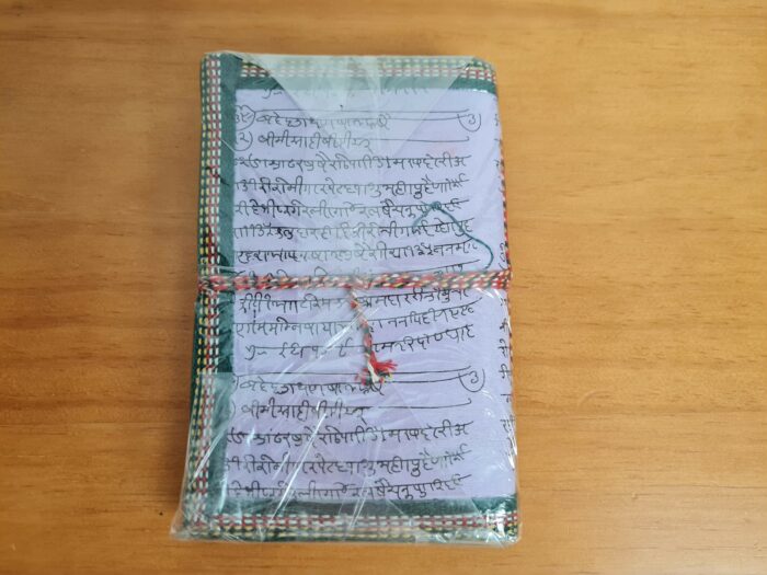 Caderno artesanal indiano estampa de Ganesha 15x10cm lilás claro