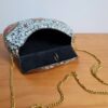 Bolsa indiana rígida de metal com mosaico de pedras naturais madrepérolas e coral
