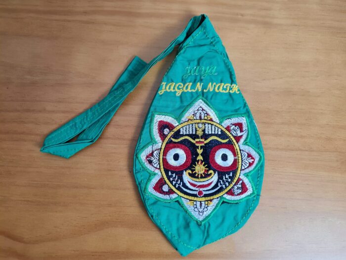 Bolsinha de japamala (bead bag) com estampa de Lord Jagannath (Krishna), verde com verso bordado