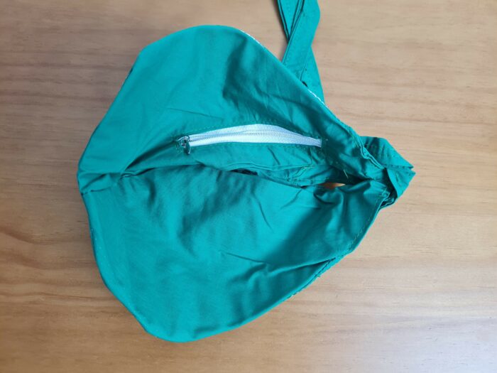 Bolsinha de Japamala estampa bordada de Jagannath verde