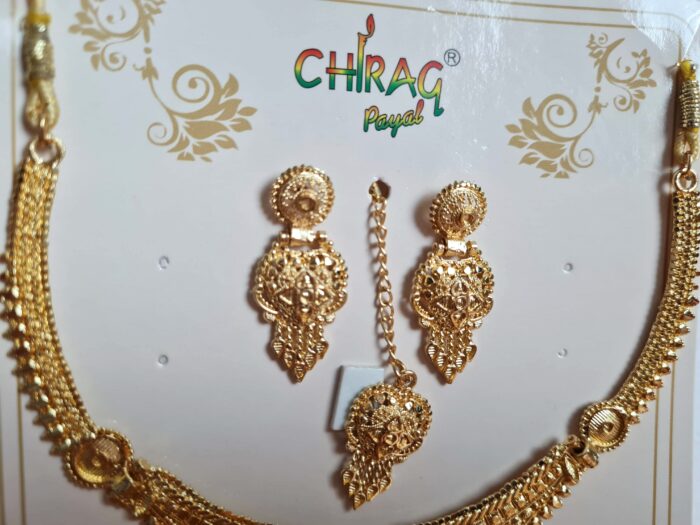 Conjunto completo de semi joia clássica indiana dourado