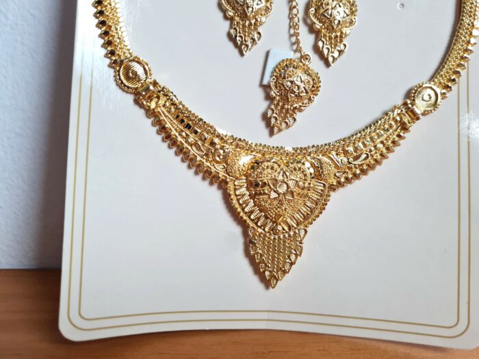Conjunto completo de semi joia clássica indiana dourado